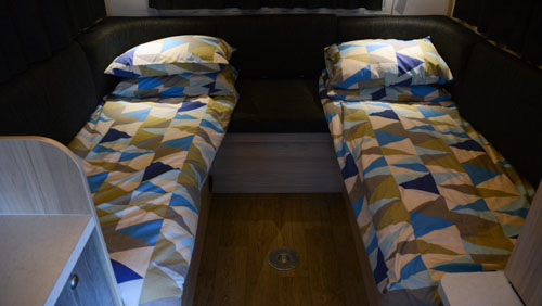 PH 4-berth Fuso Premium