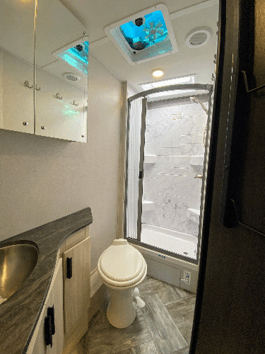 25′ Class C Mercedes Motorhome