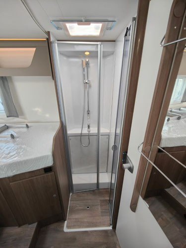 Caravan 4 berth - Automatic