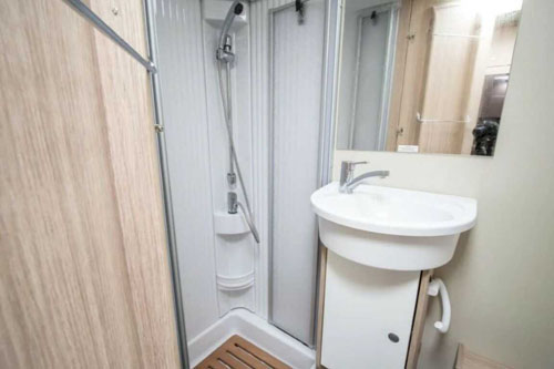 Caravan 6 berth - Manual