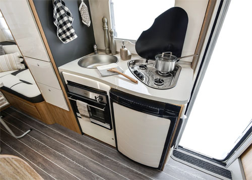 Discovery - 5 berth motorhome with rear U-lounge